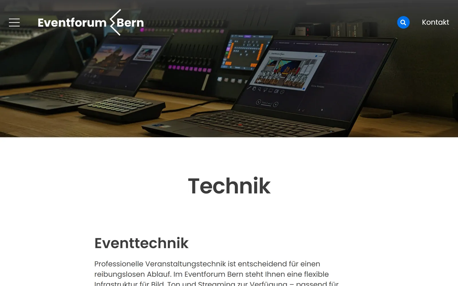 Regie mit Bild- und Tontechnik während einer Veranstaltung